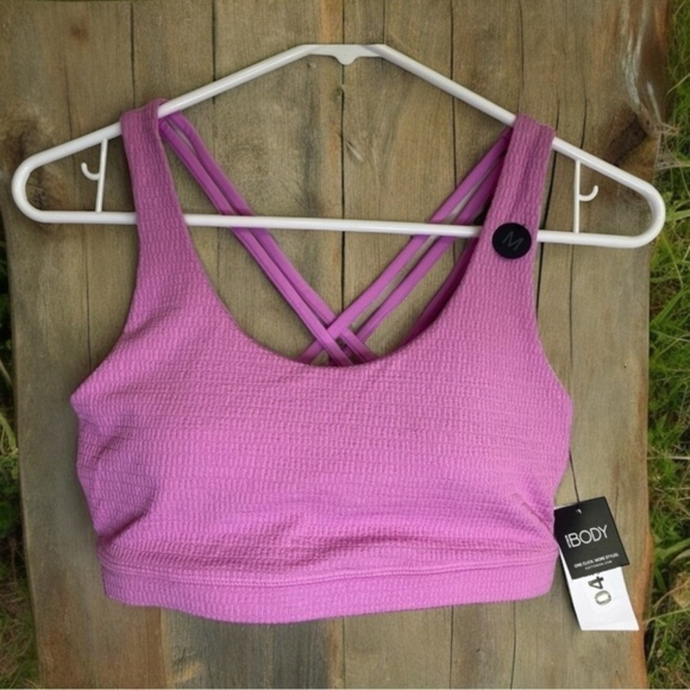 NWT Cotton-on Body made for Macy’s Strappy Sports Crop
